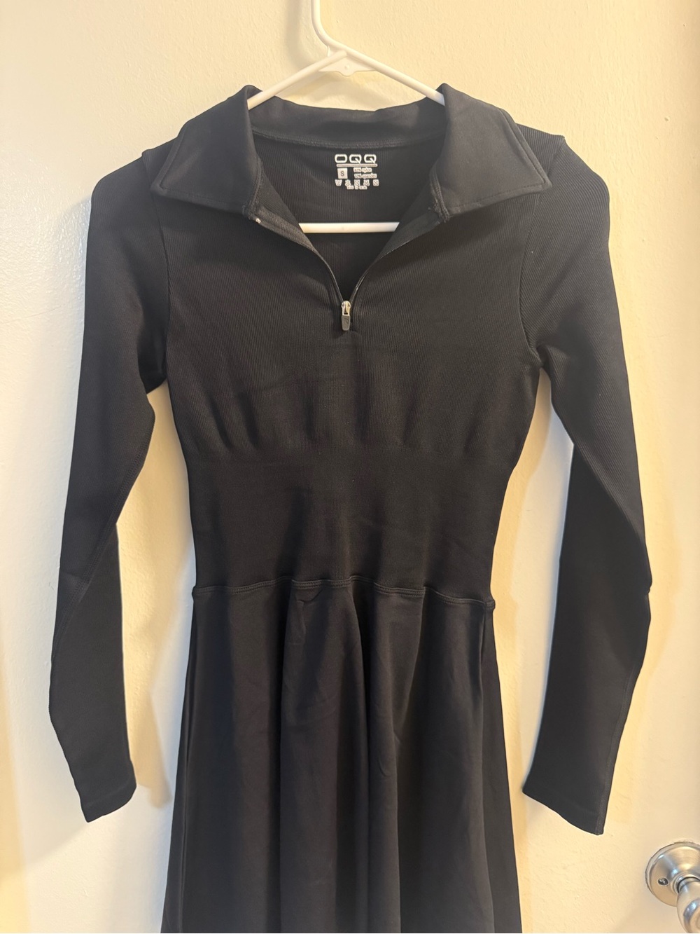 OQQ brand Women’s Long Sleeve Black Zip-Front Dress